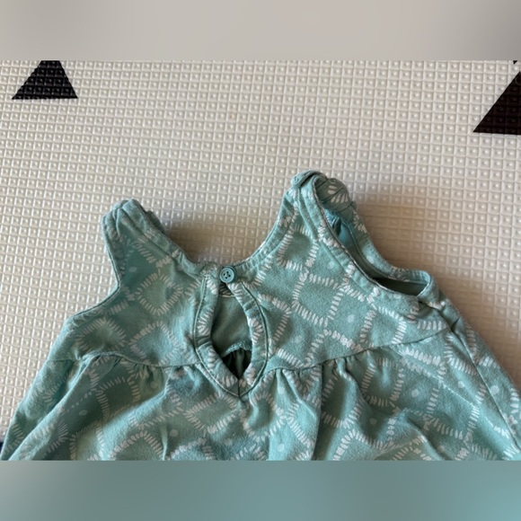 Carter’s|Baby girl cute spring outfit,patterned tank top & stretchy shorts••• - Picture 3 of 5